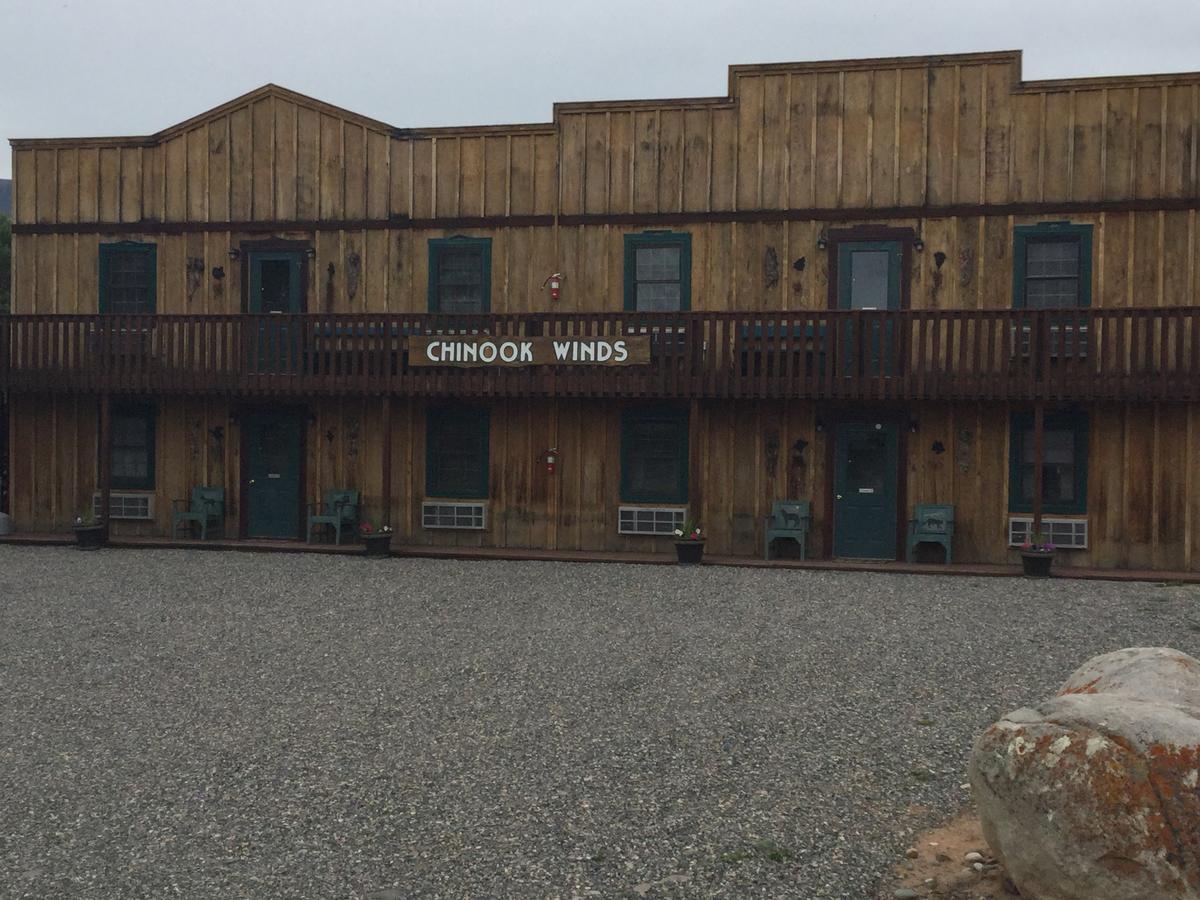 דובואה Chinook Winds Motel מראה חיצוני תמונה