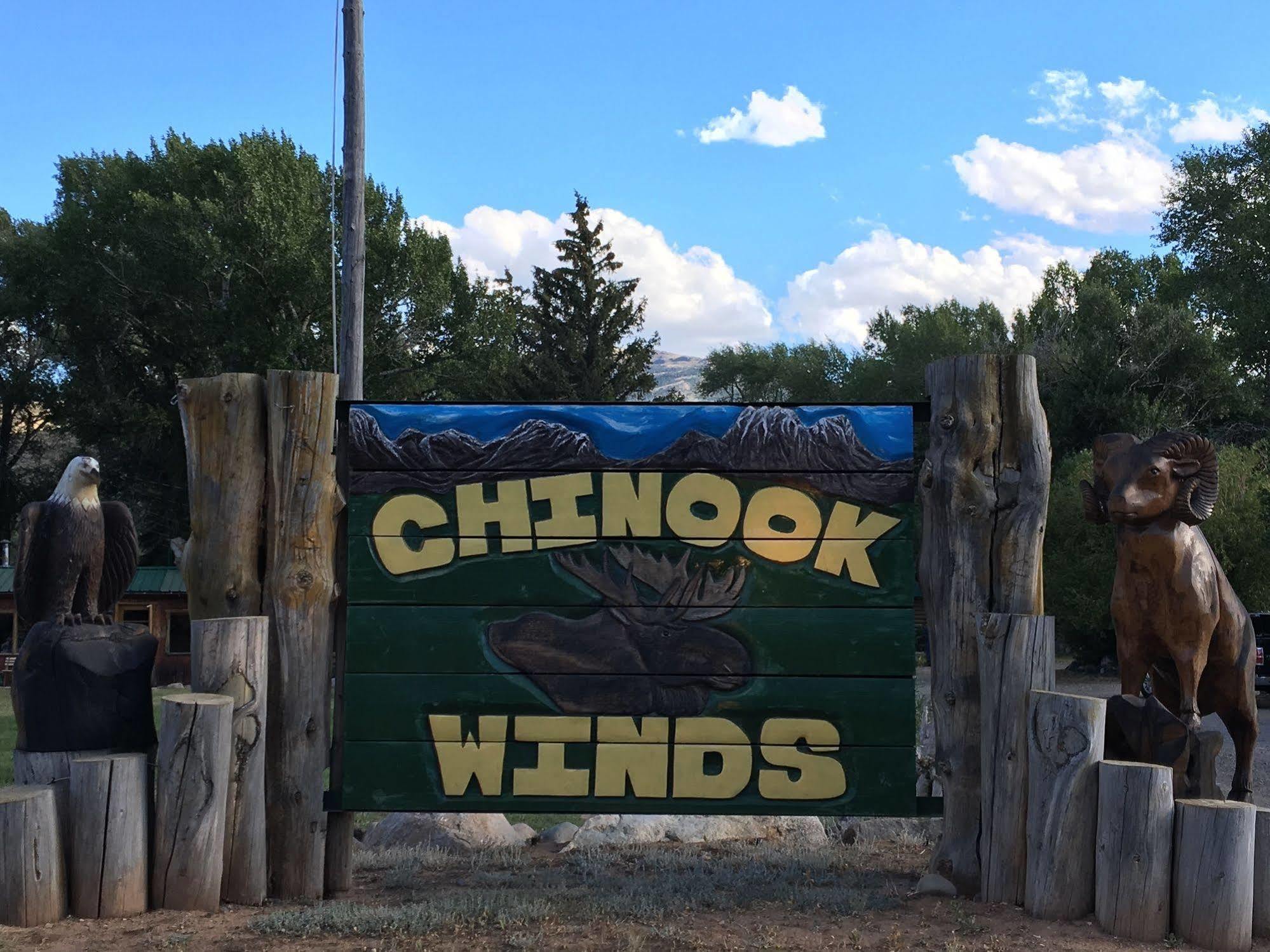 דובואה Chinook Winds Motel מראה חיצוני תמונה